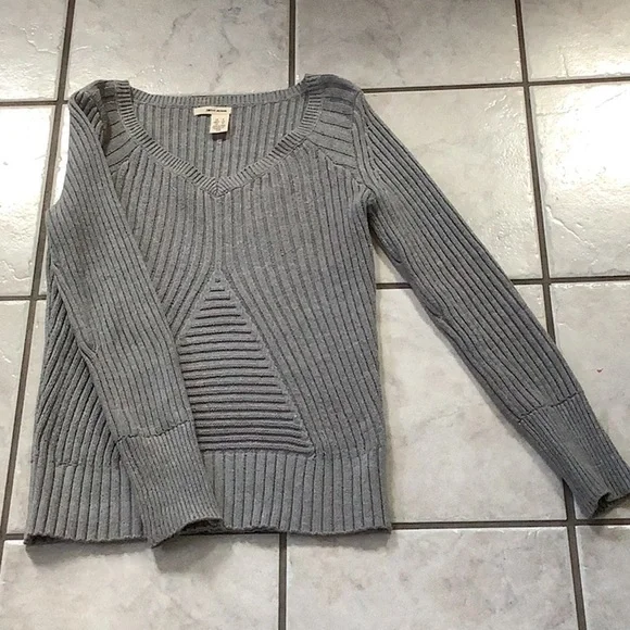DKNY Jeans Sweater - Picture 1 of 7